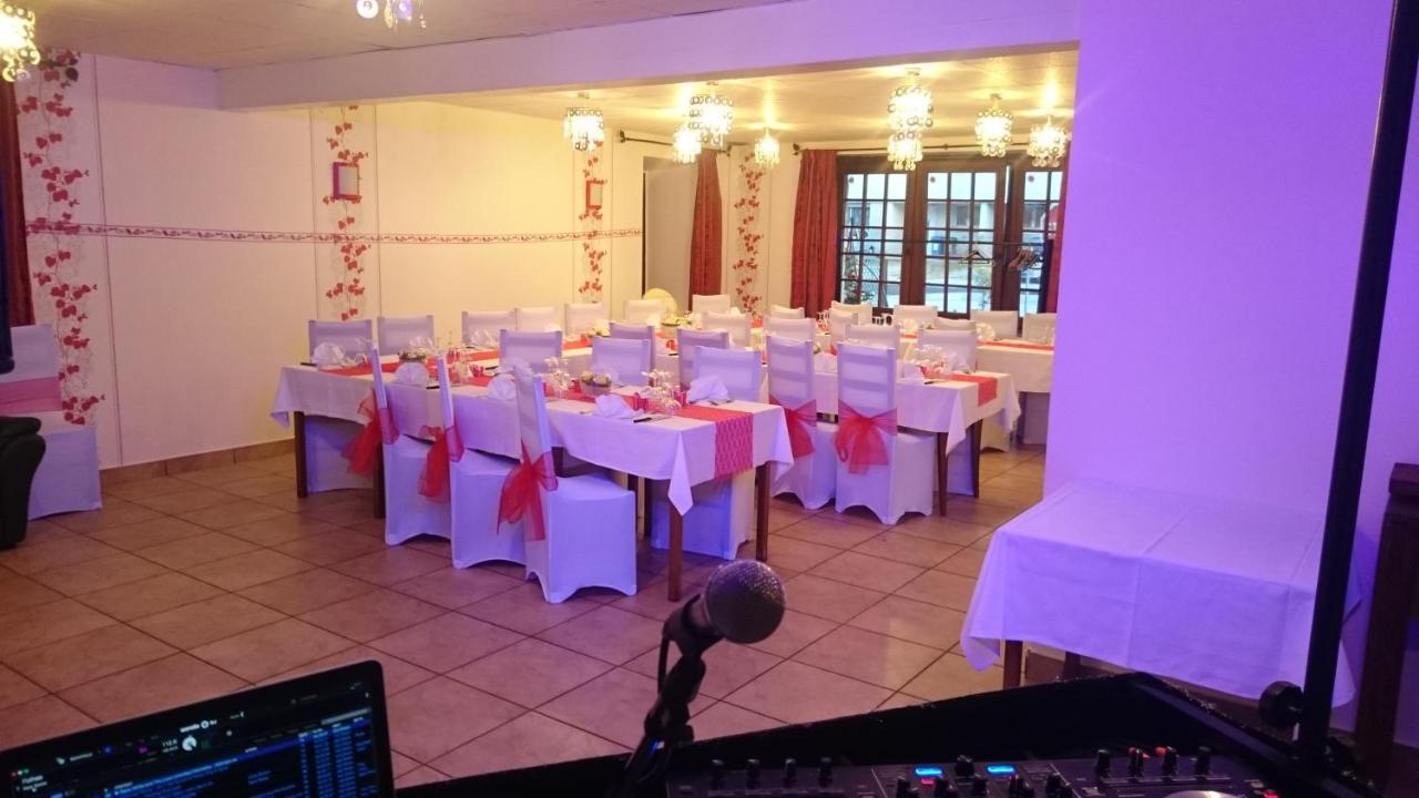 Le Petit Sale Hotel Saint-Just-le-Martel ภายนอก รูปภาพ